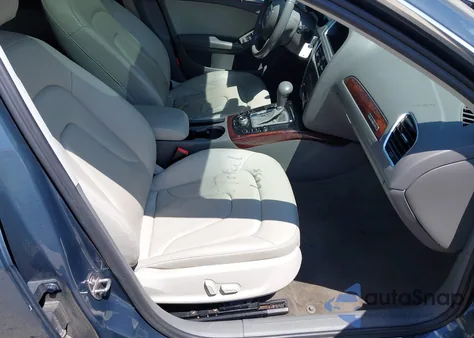 2010 Audi A4 2.0T Premium z USA, uszkodzony, nr VIN WAUWFAFL5AA040311